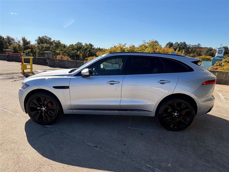 Used 2019 Jaguar F-PACE S image 3