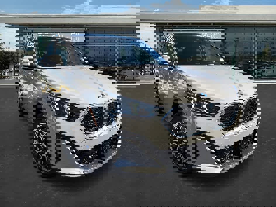 Used 2026 BMW X2 xDrive28i w/ Technology Package image 2