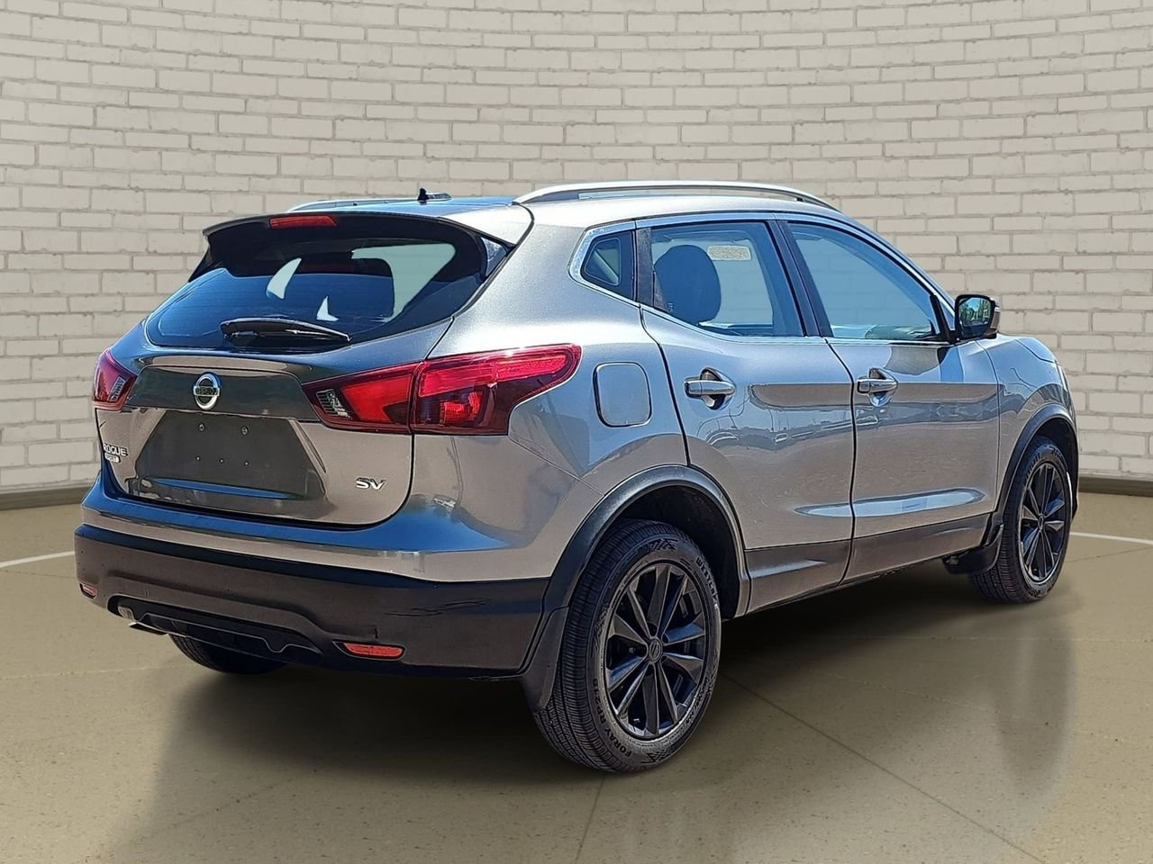 Used 2018 Nissan Rogue Sport SV w/ SV Technology Package image 5