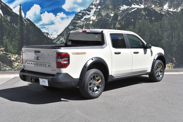 Used 2024 Ford Maverick Tremor w/ Tremor Off-Road Package image 3