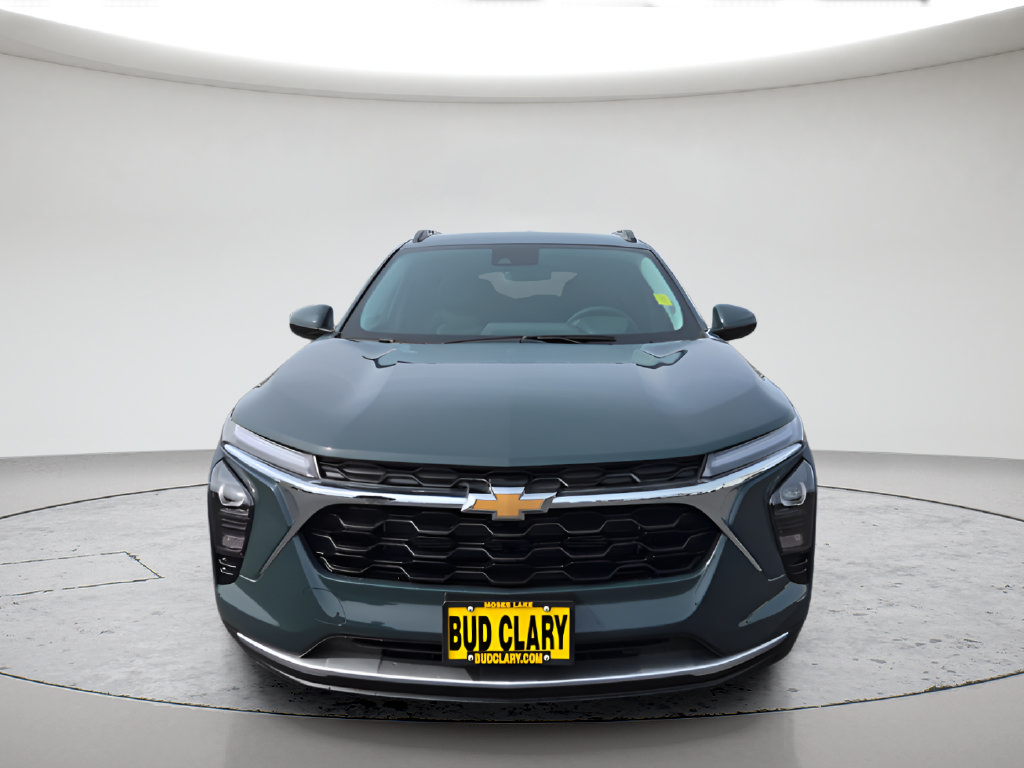 New 2026 Chevrolet Trax LT w/ LT Convenience Package FWD image 2