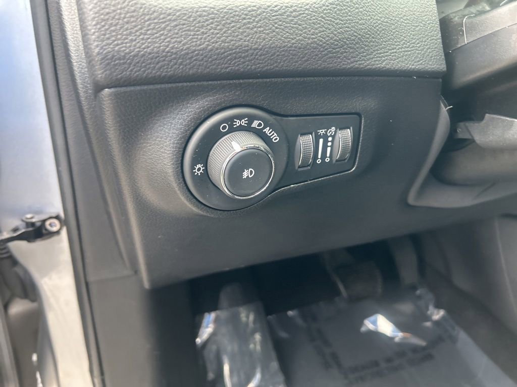 Certified 2019 Jeep Compass Altitude image 35