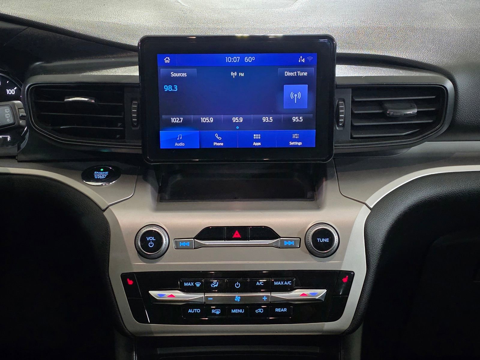 Used 2021 Ford Explorer XLT image 26