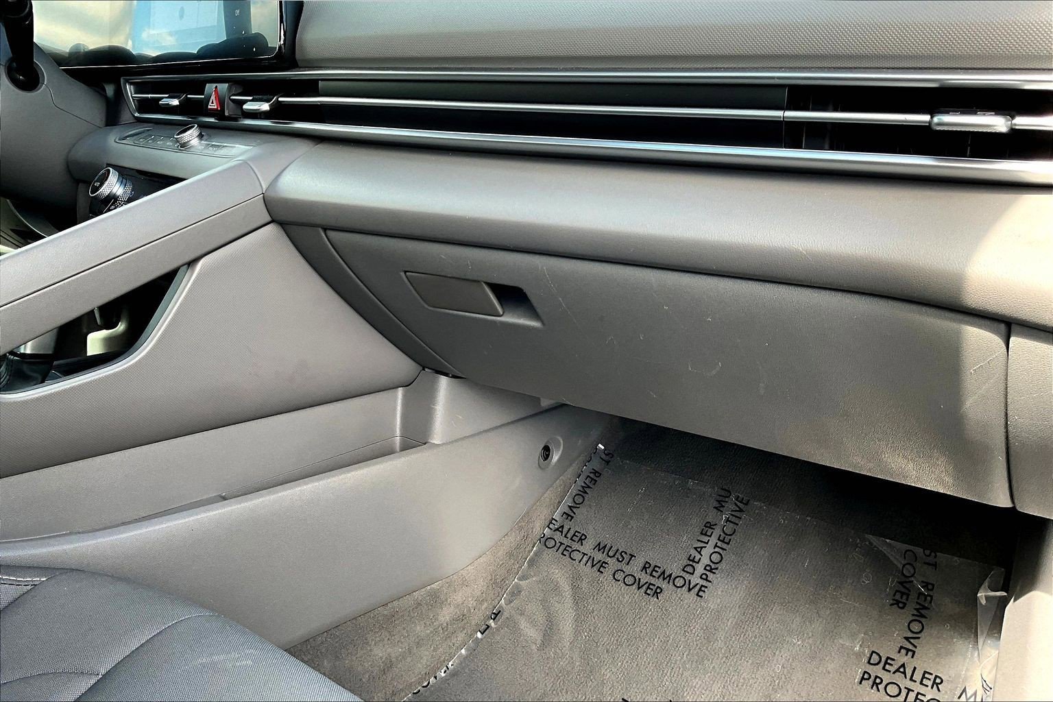 Used 2024 Hyundai Elantra SEL FWD image 25