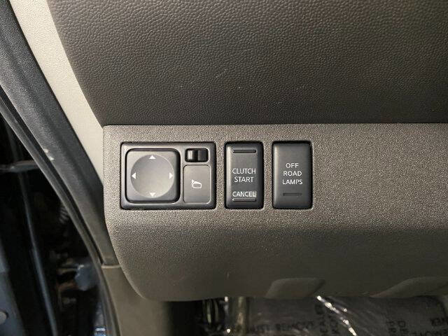 Used 2012 Nissan Xterra PRO-4X AWD/4WD image 12
