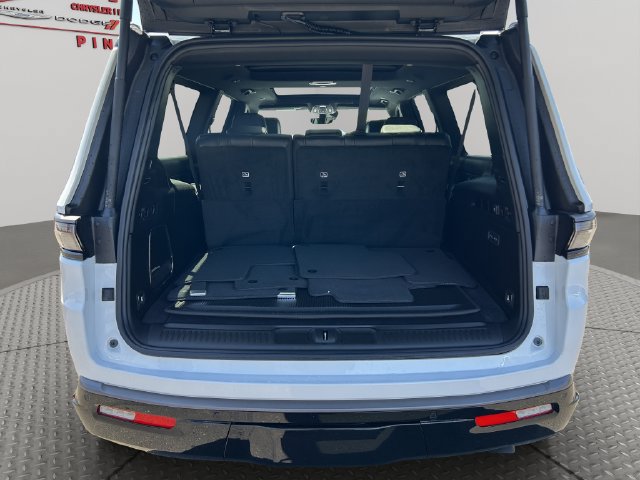 New 2026 Jeep Grand Wagoneer L Limited AWD/4WD image 22