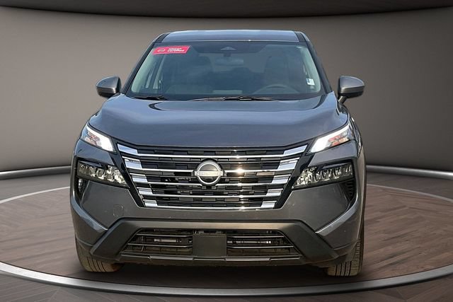 Certified 2026 Nissan Rogue SV FWD image 3