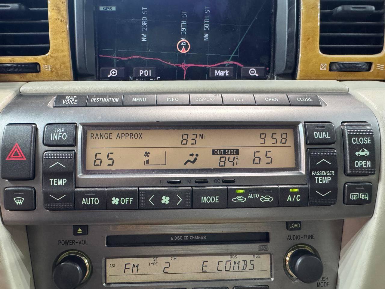 Used 2004 Lexus SC 430 Convertible RWD image 27