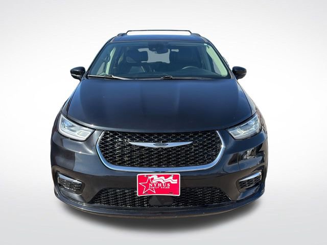 Used 2022 Chrysler Pacifica Touring-L FWD video 2