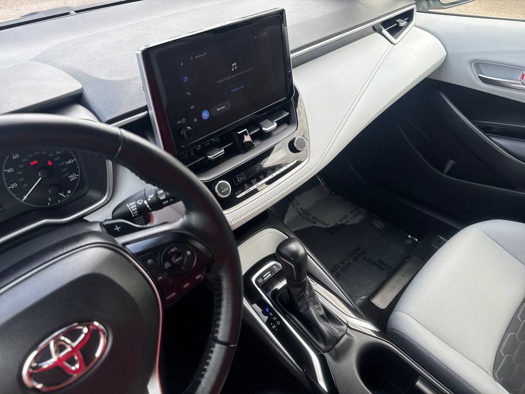 Used 2025 Toyota Corolla Hatchback FWD image 22