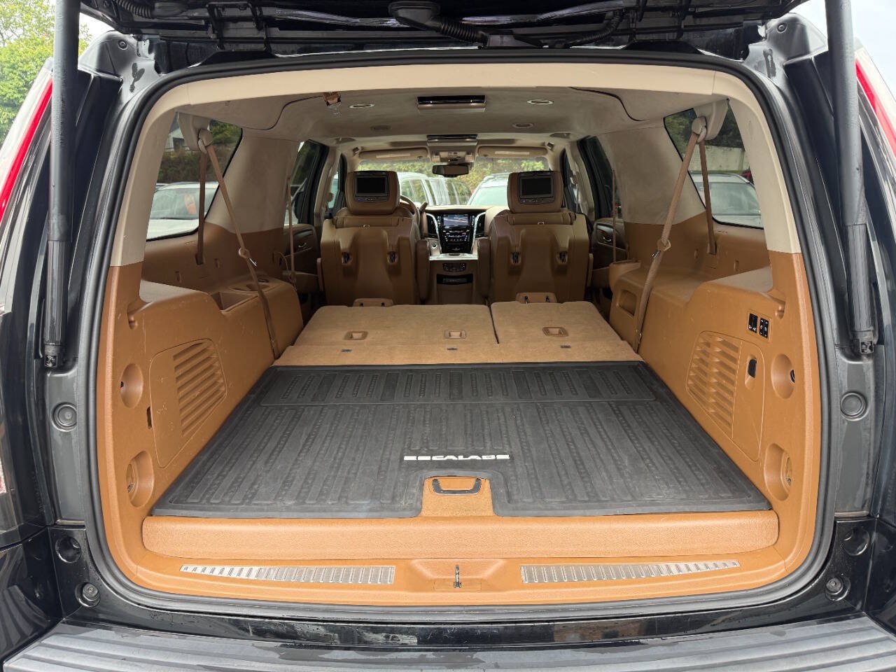 Used 2016 Cadillac Escalade ESV Platinum AWD/4WD image 39