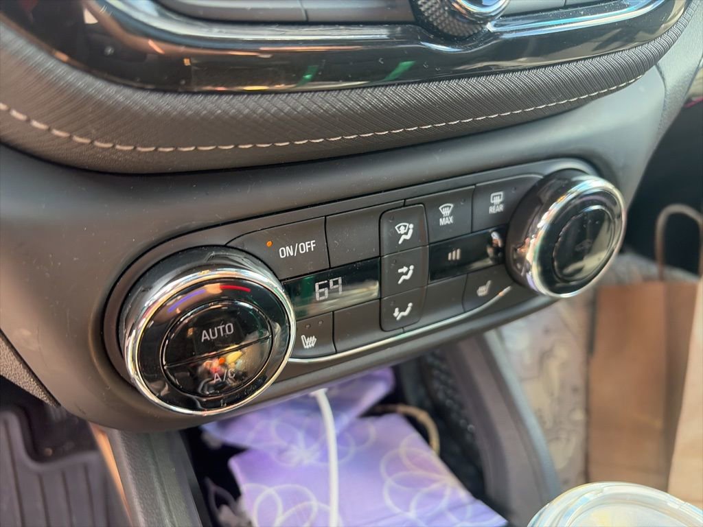 Used 2023 Chevrolet TrailBlazer ACTIV w/ Sun and Liftgate Package image 16