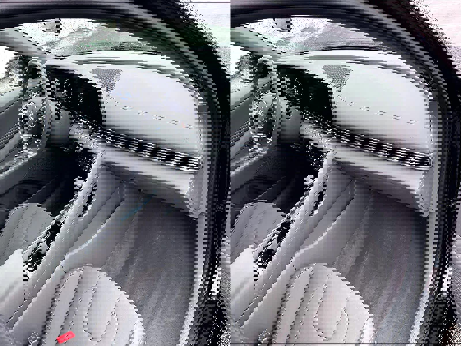 Used 2025 Hyundai Elantra SEL image 14