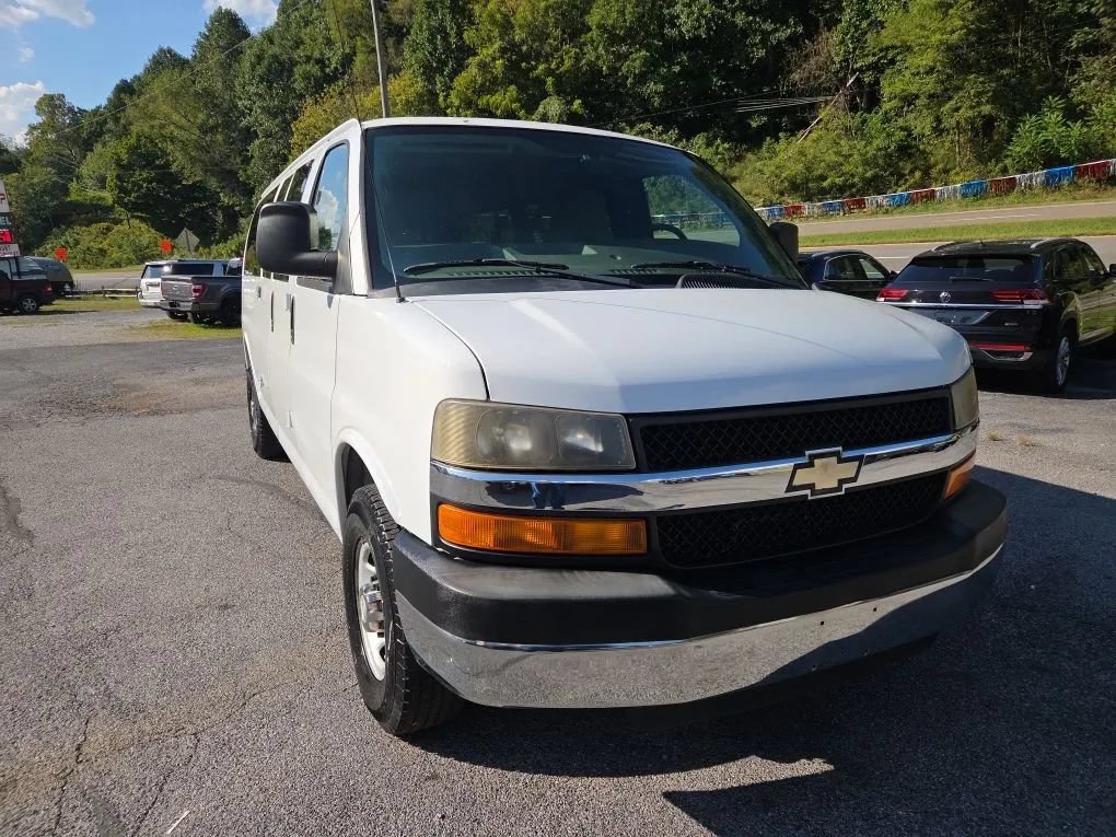 Used 2010 Chevrolet Express 3500 LT w/ LT Preferred Equipment Group RWD image 3