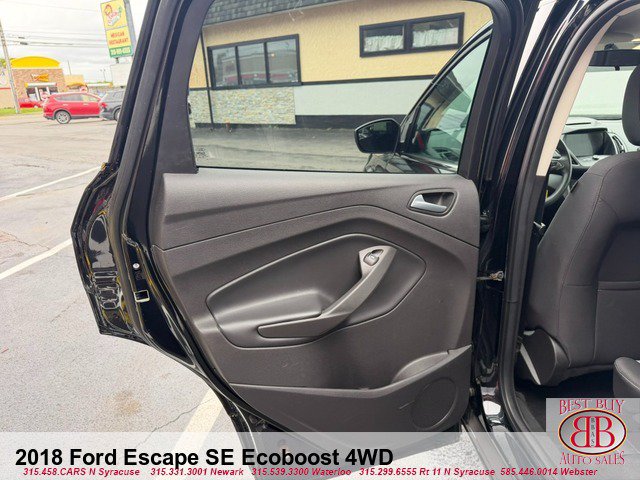 Used 2018 Ford Escape SE w/ SE Sync 3 Package AWD/4WD image 11