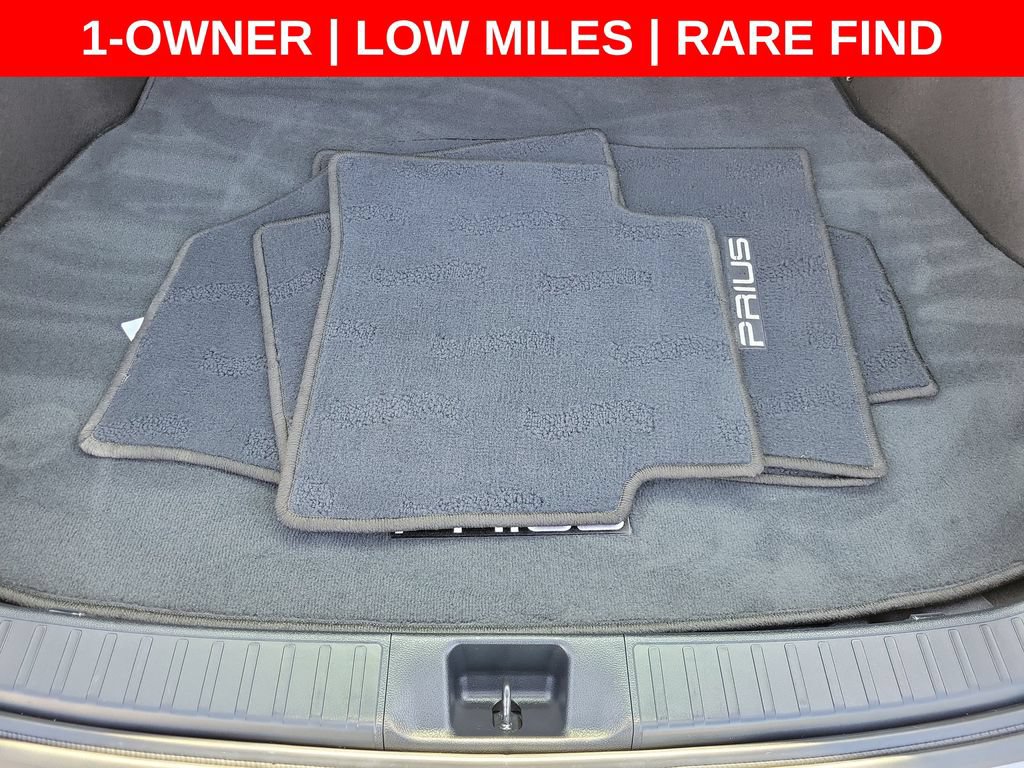 Used 2022 Toyota Prius LE FWD image 11