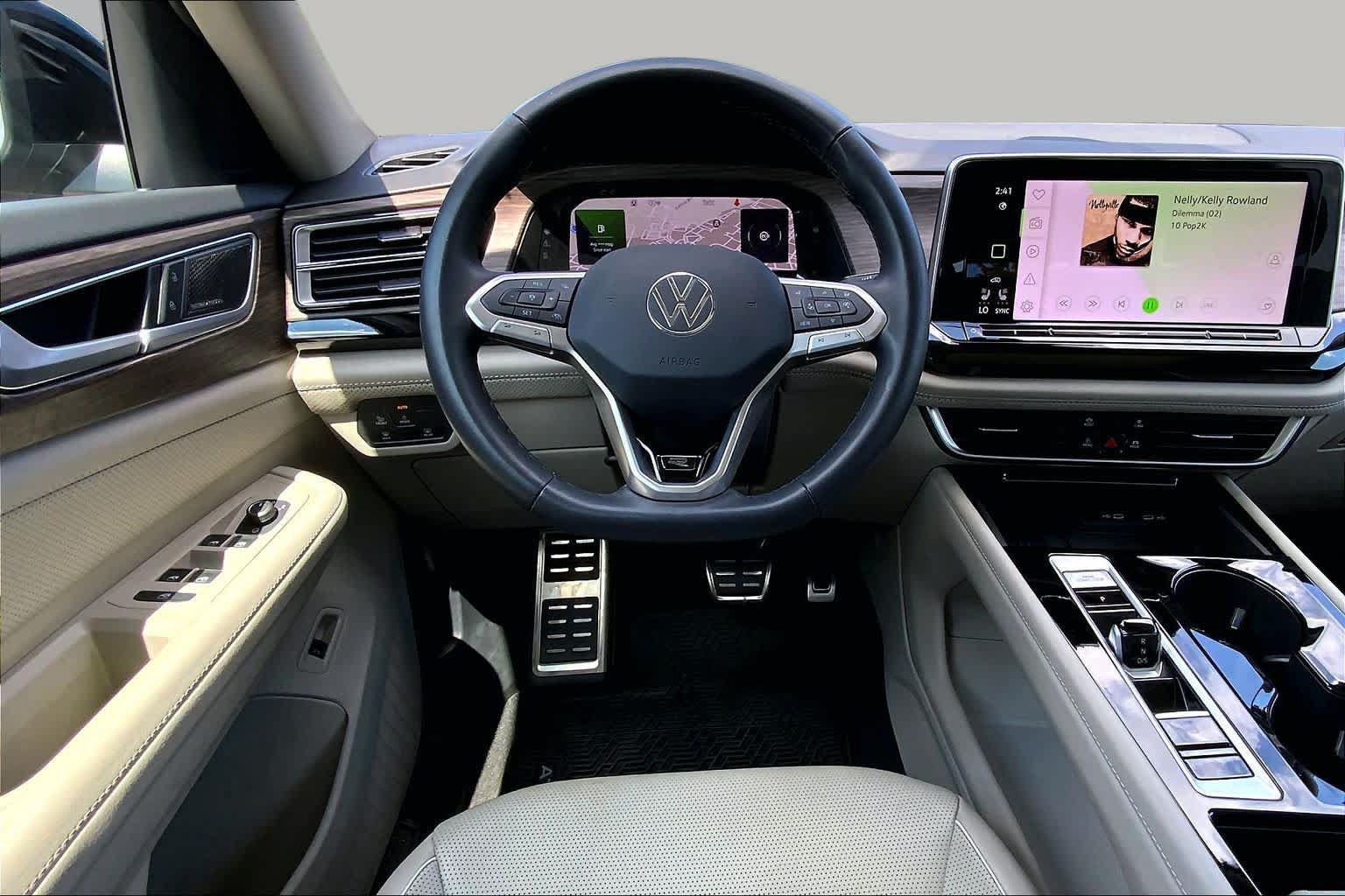 Used 2025 Volkswagen Atlas SEL Premium R-Line AWD/4WD image 6