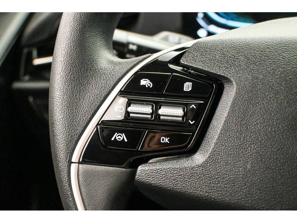 Used 2025 Kia Niro LX FWD image 21