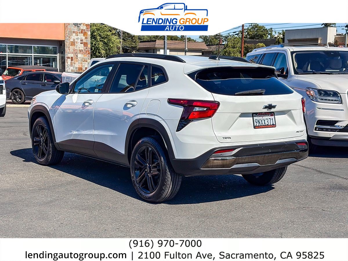 Used 2025 Chevrolet Trax ACTIV w/ Driver Confidence Package FWD image 2