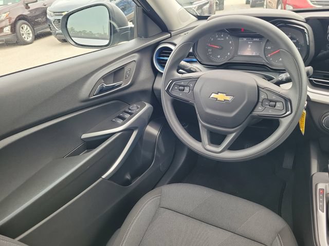 Used 2026 Chevrolet Trax LS FWD image 13