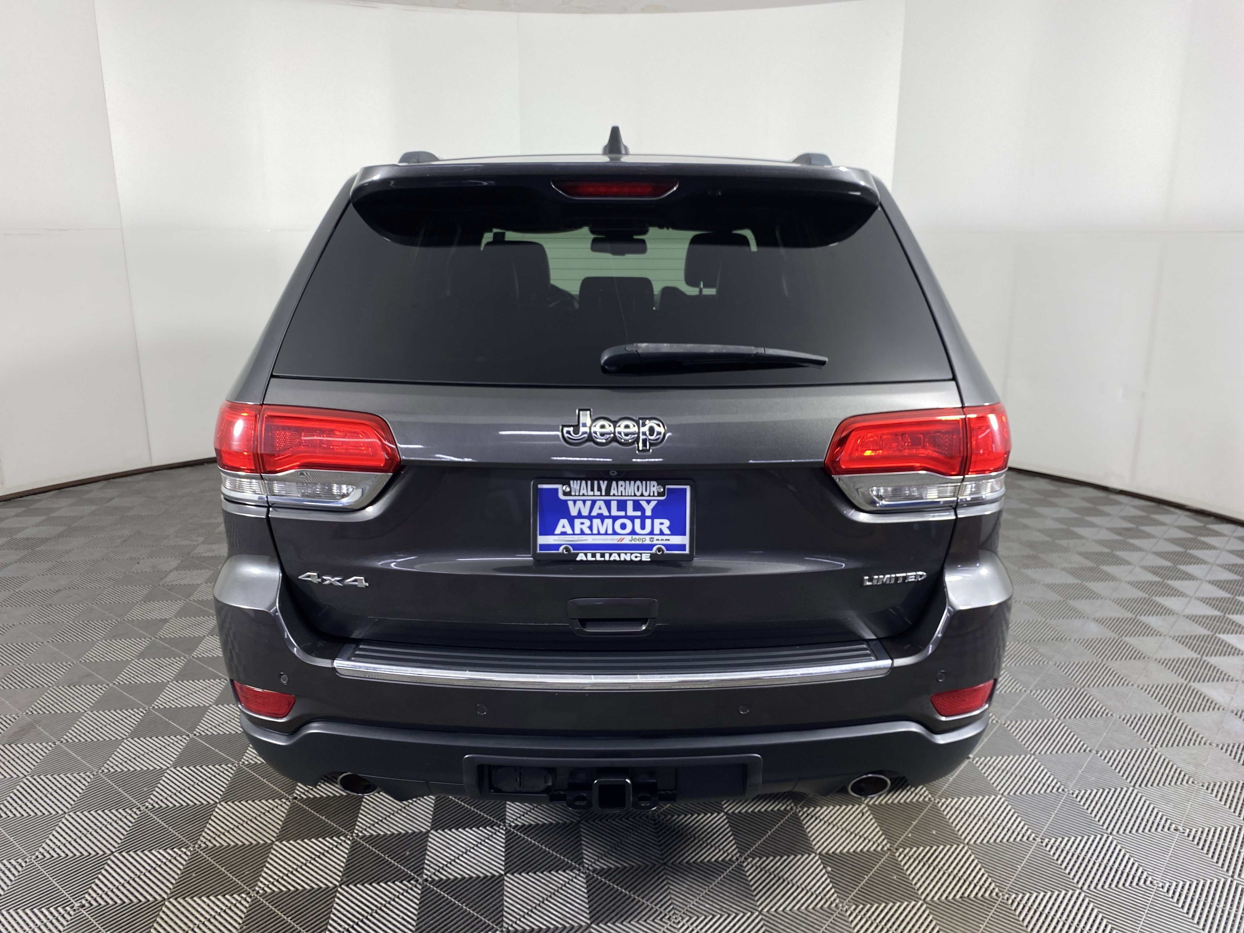 Used 2014 Jeep Grand Cherokee Limited w/ Trailer Tow Group IV AWD/4WD image 9