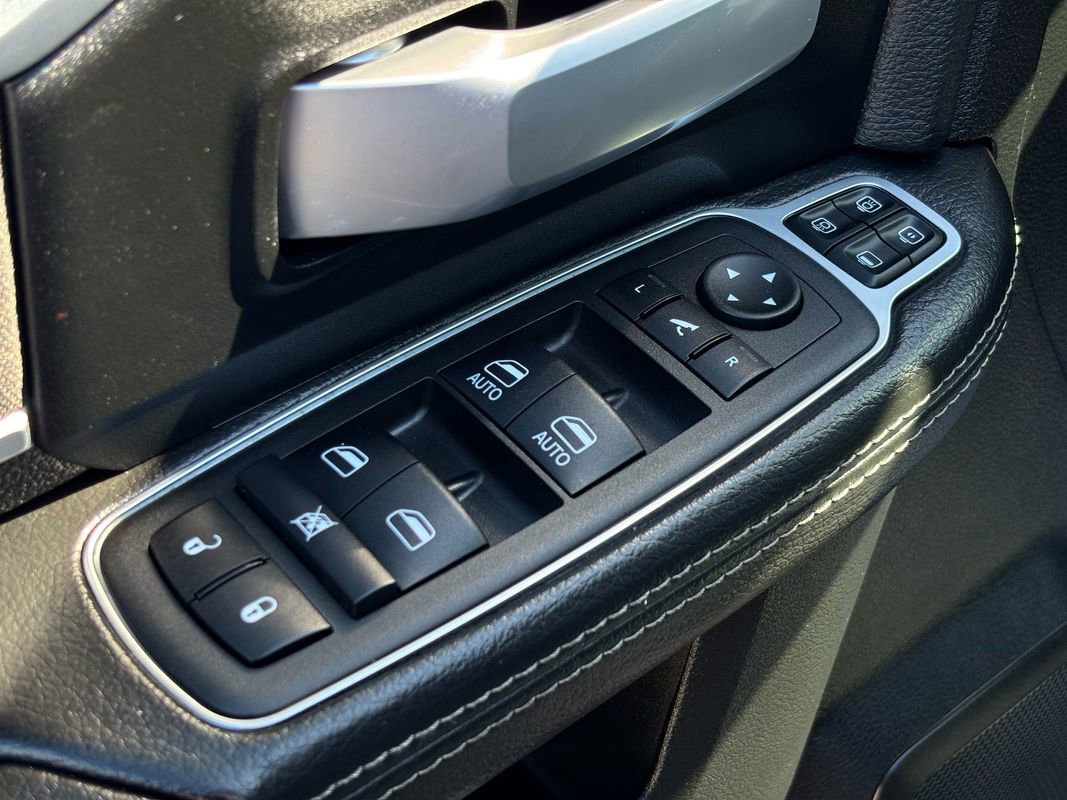 Used 2024 RAM 3500 Big Horn w/ Towing Technology Group image 15