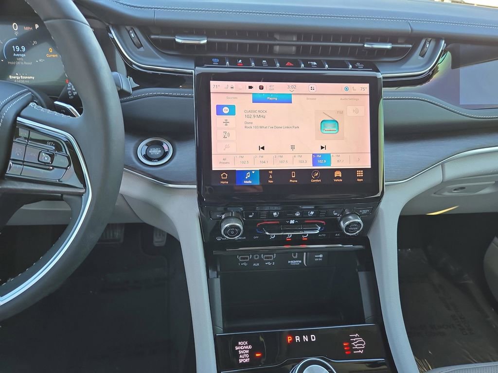 Used 2022 Jeep Grand Cherokee Overland image 26