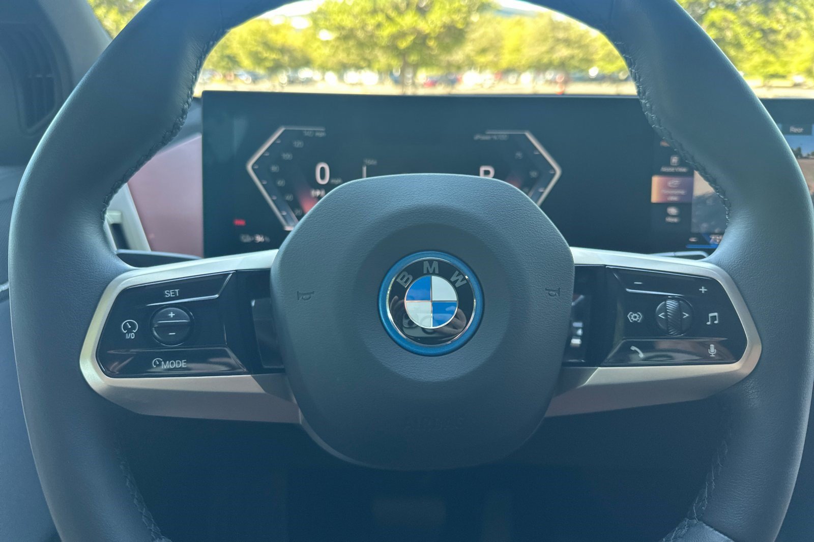 Used 2024 BMW iX xDrive50 w/ Sport Package AWD/4WD image 30