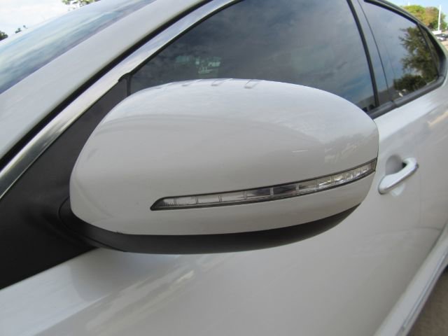 Used 2015 Kia Optima SX image 17