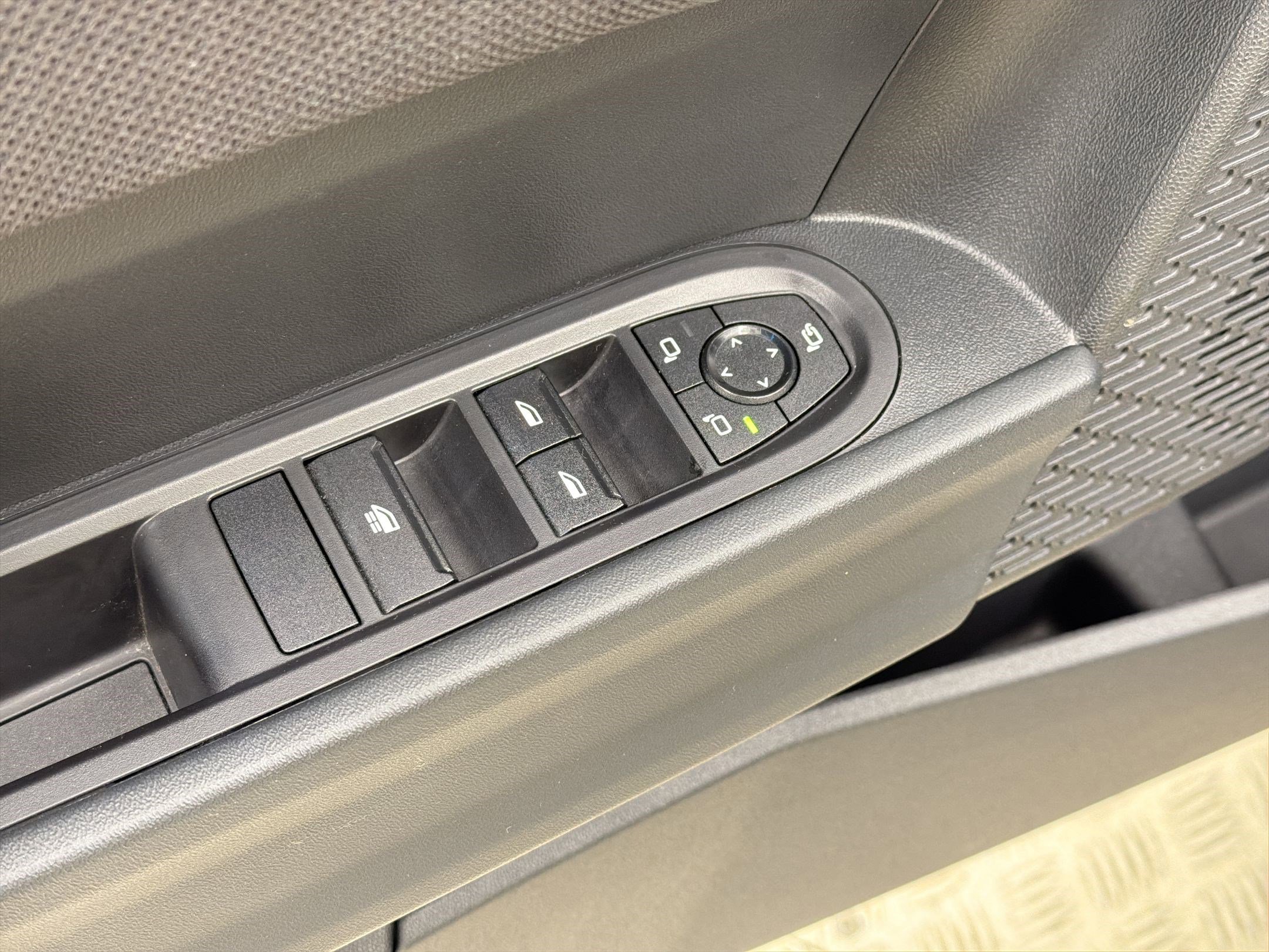 Certified 2025 MINI Cooper S image 19