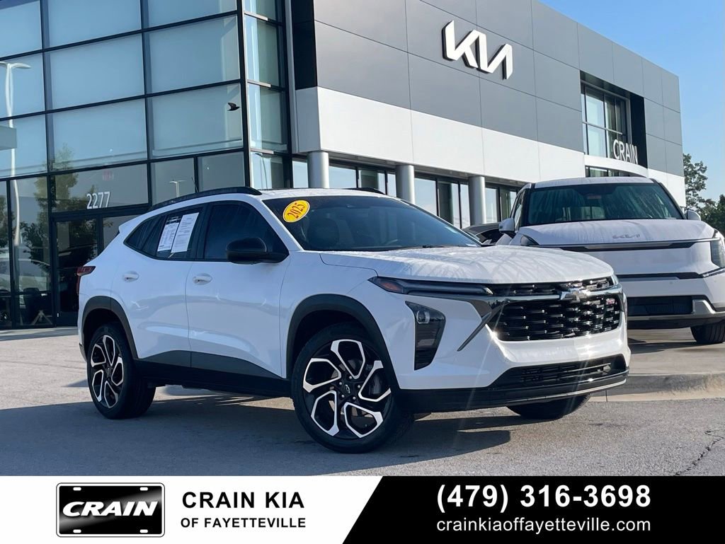 Used 2025 Chevrolet Trax RS w/ Sunroof Package