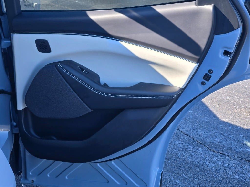 Certified 2025 Ford Mustang Mach-E Premium image 10