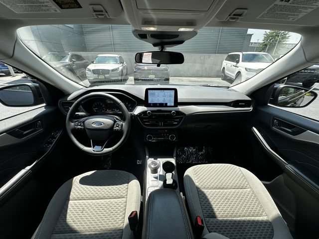 Certified 2022 Ford Escape SE w/ SE Sport Appearance Package AWD/4WD image 3