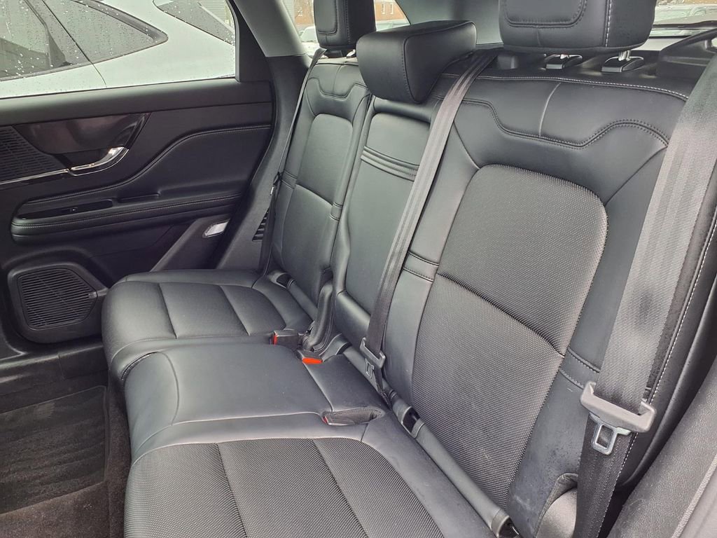 Used 2022 Lincoln Corsair AWD w/ Equipment Group 101A image 7