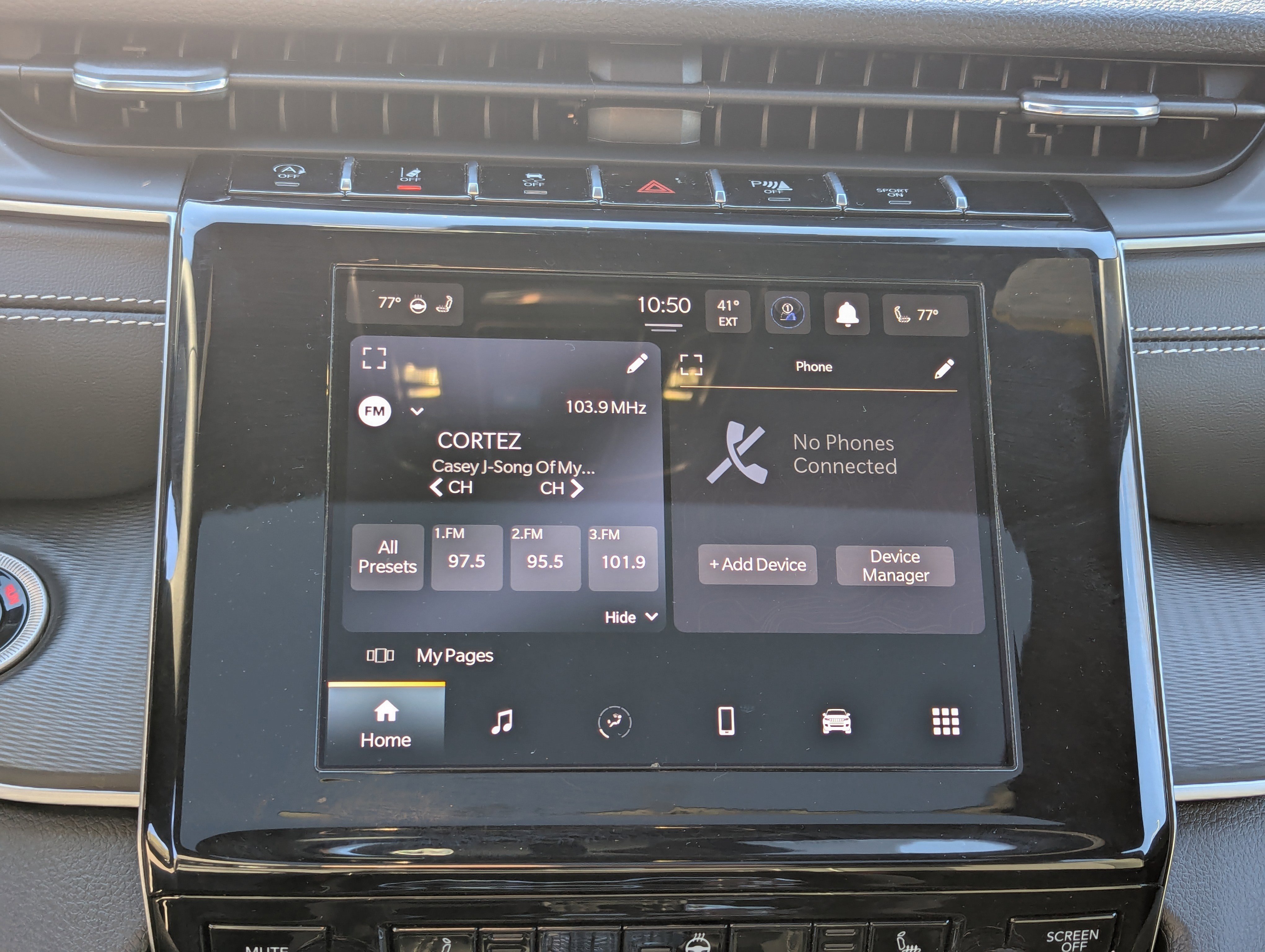 Used 2025 Jeep Grand Cherokee Laredo X w/ Luxury Tech Group I image 22