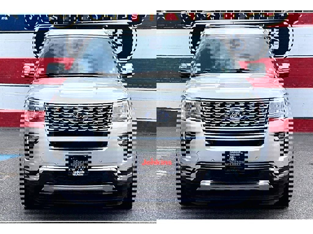 Used 2018 Ford Explorer Platinum AWD/4WD image 3