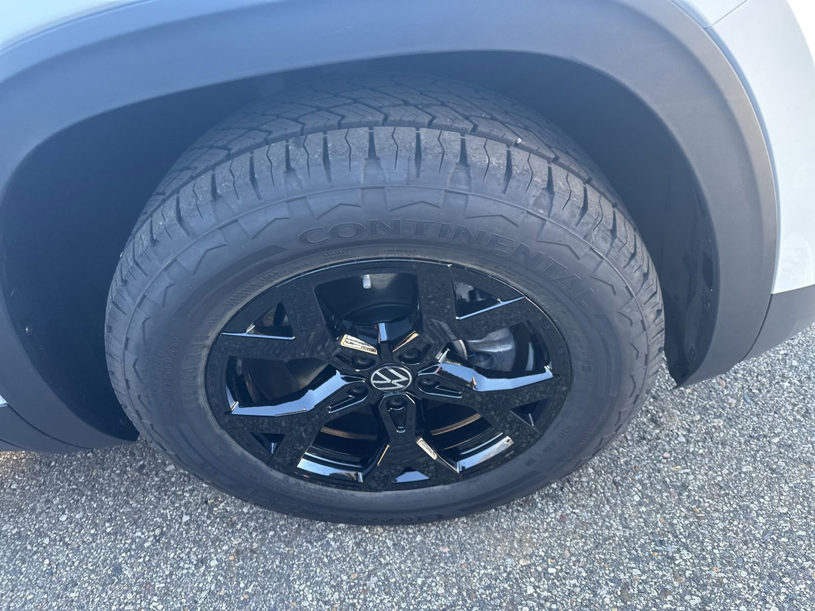 New 2026 Volkswagen Atlas Peak Edition image 3