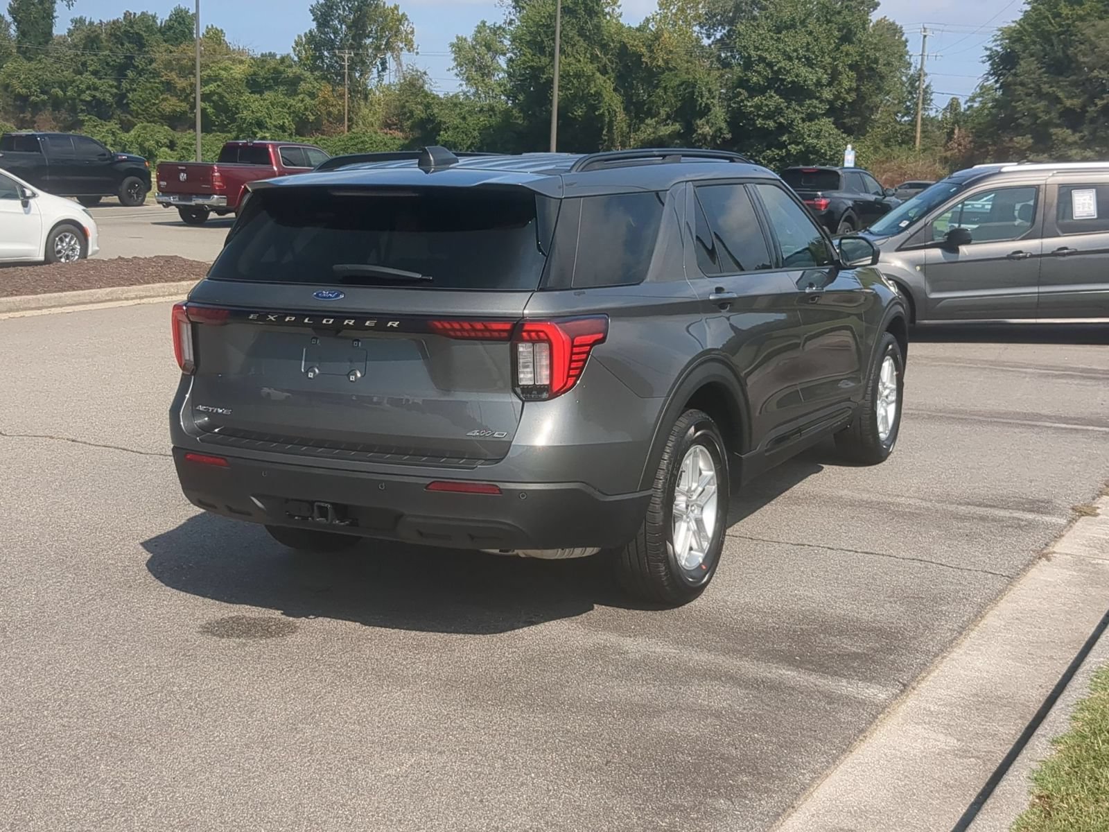 New 2026 Ford Explorer Active AWD/4WD image 3