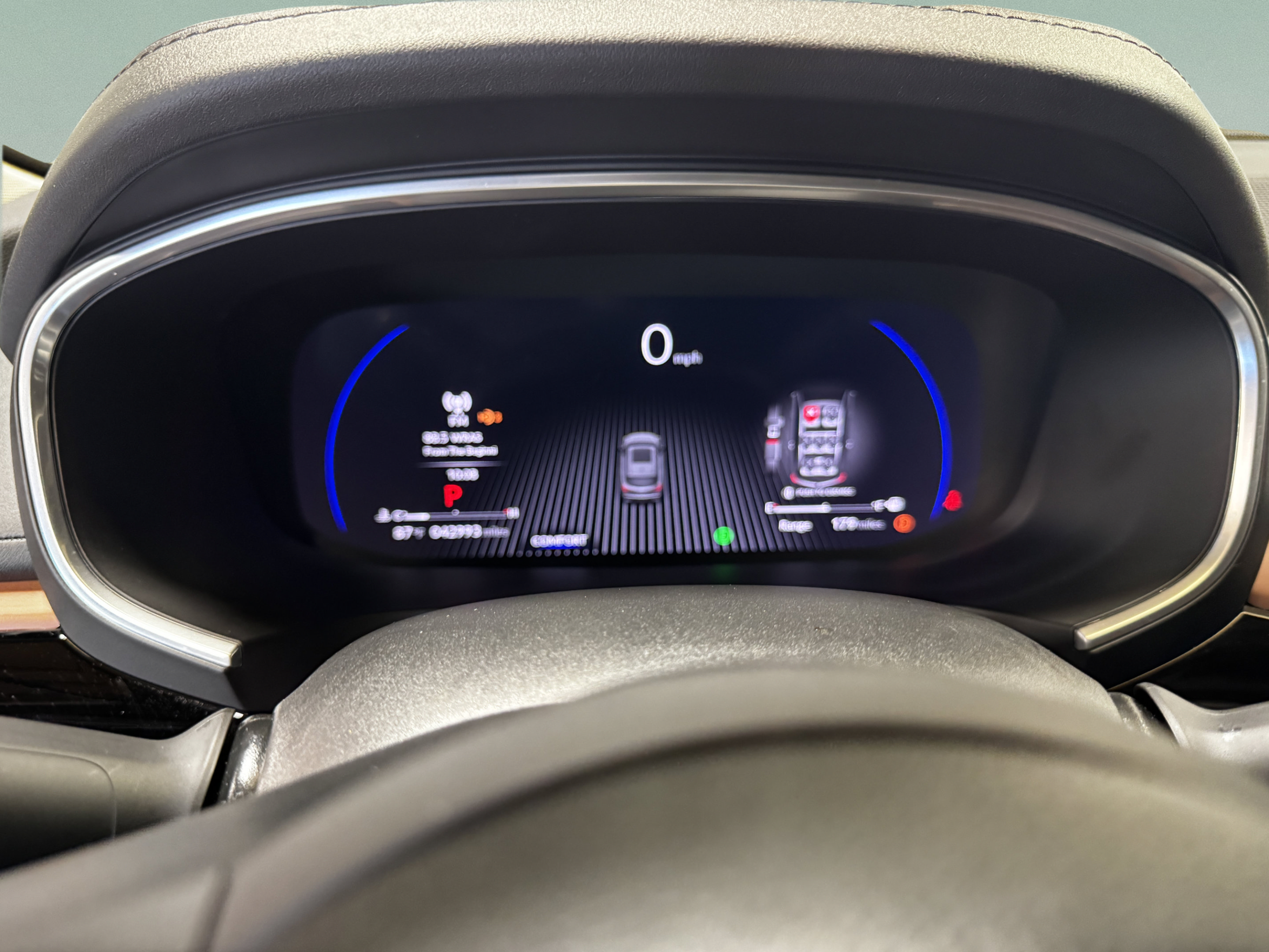 Certified 2025 Acura MDX w/ Technology Package FWD image 24