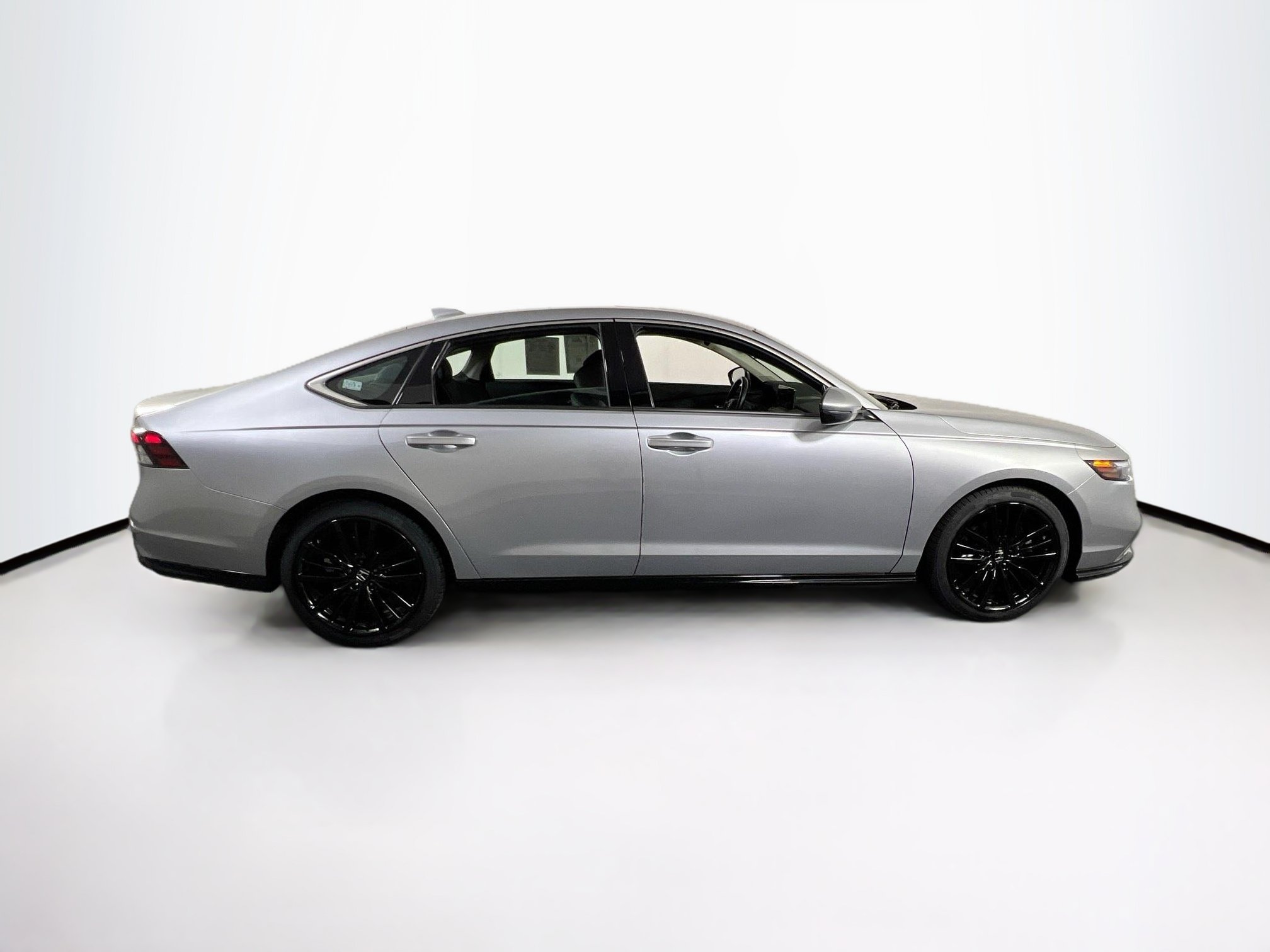 Used 2023 Honda Accord Touring image 4