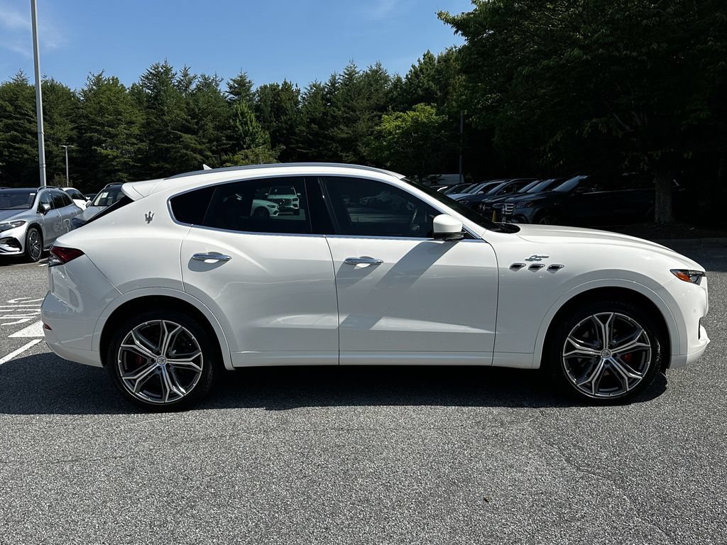 Used 2023 Maserati Levante GT AWD/4WD image 9