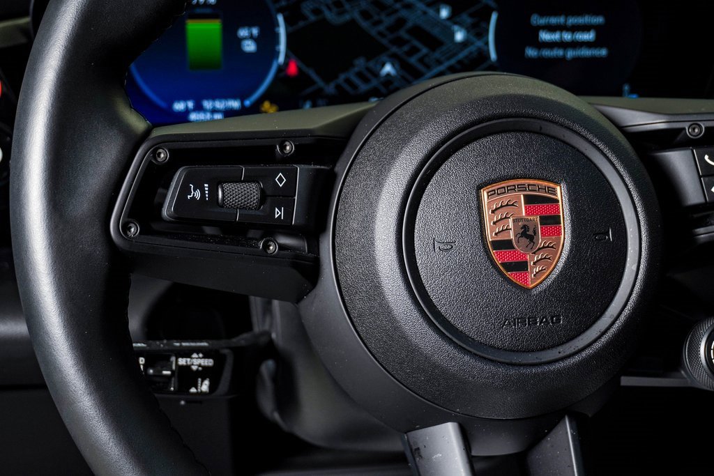 Certified 2025 Porsche Macan Electric image 20