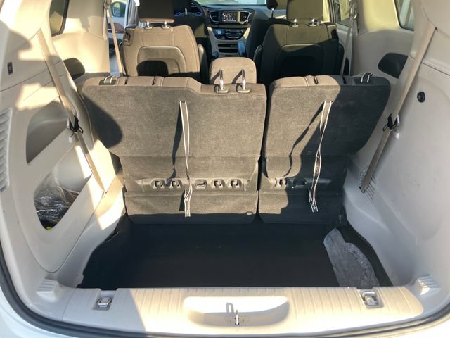 Used 2023 Chrysler Voyager LX FWD image 23
