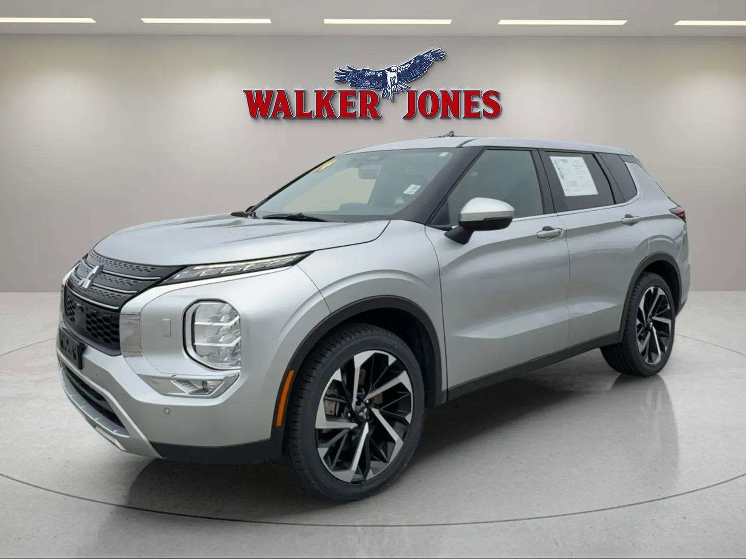 Used 2024 Mitsubishi Outlander SE image 17