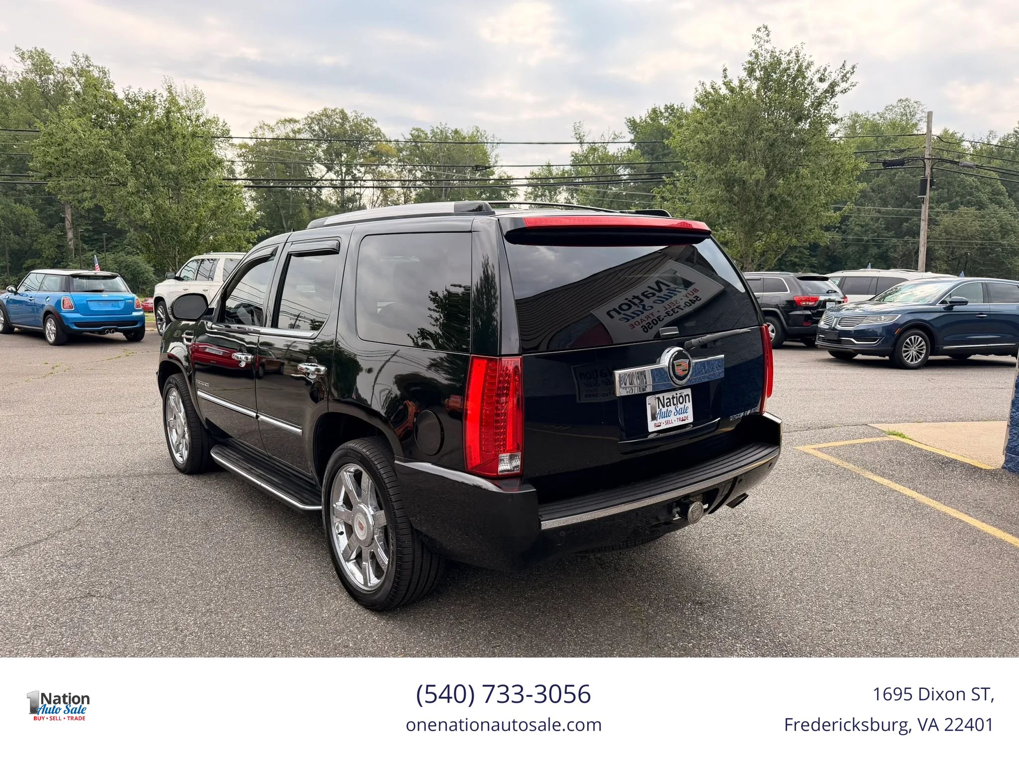 Used 2013 Cadillac Escalade Luxury AWD/4WD image 4