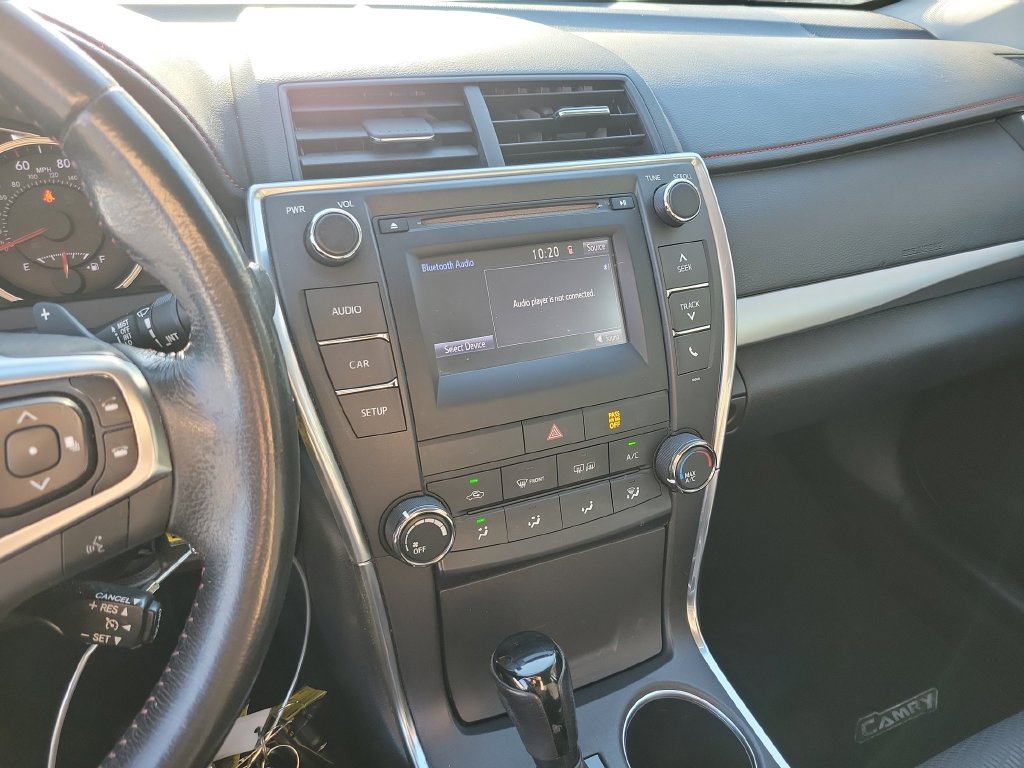 Used 2016 Toyota Camry SE FWD image 29