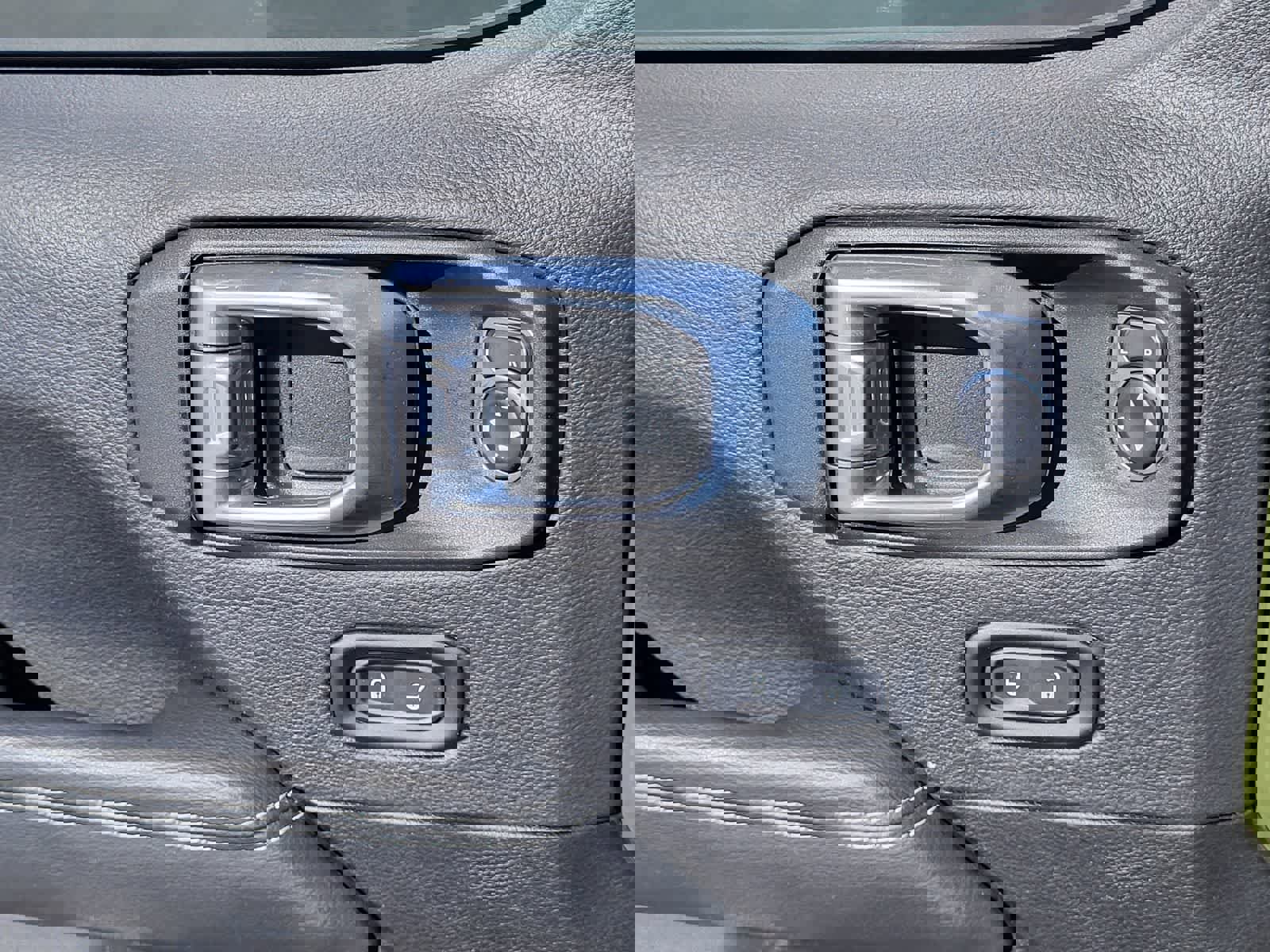 Used 2022 Jeep Wrangler Unlimited Sahara w/ Cold Weather Group image 16