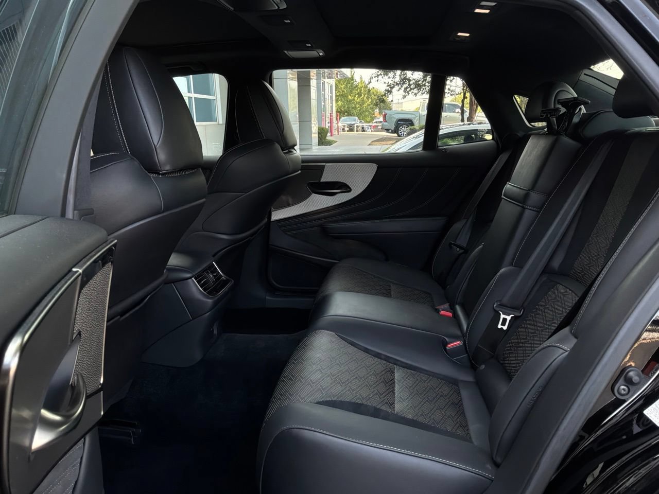 Used 2023 Lexus LS 500 F Sport w/ Cold Weather Package (CK) RWD image 13