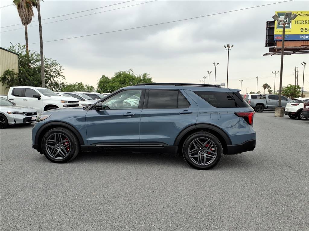 Used 2025 Ford Explorer ST AWD/4WD image 5