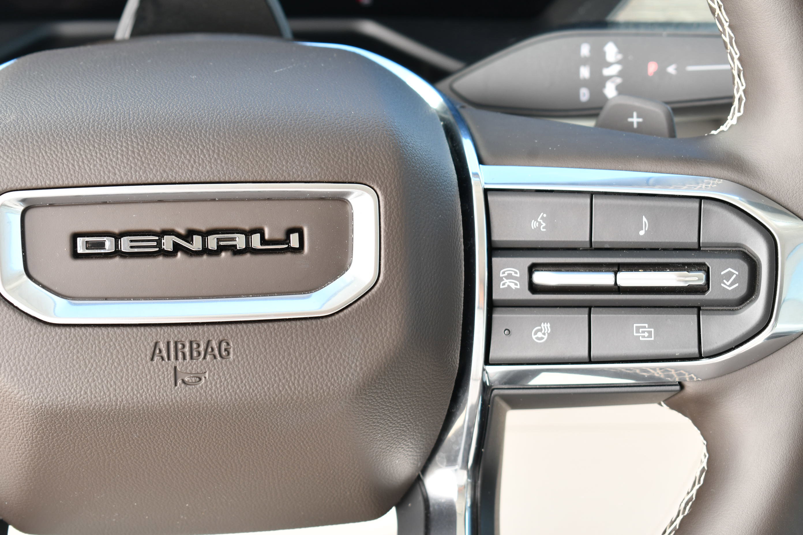 Used 2024 GMC Acadia Denali w/ Super Cruise Package image 21